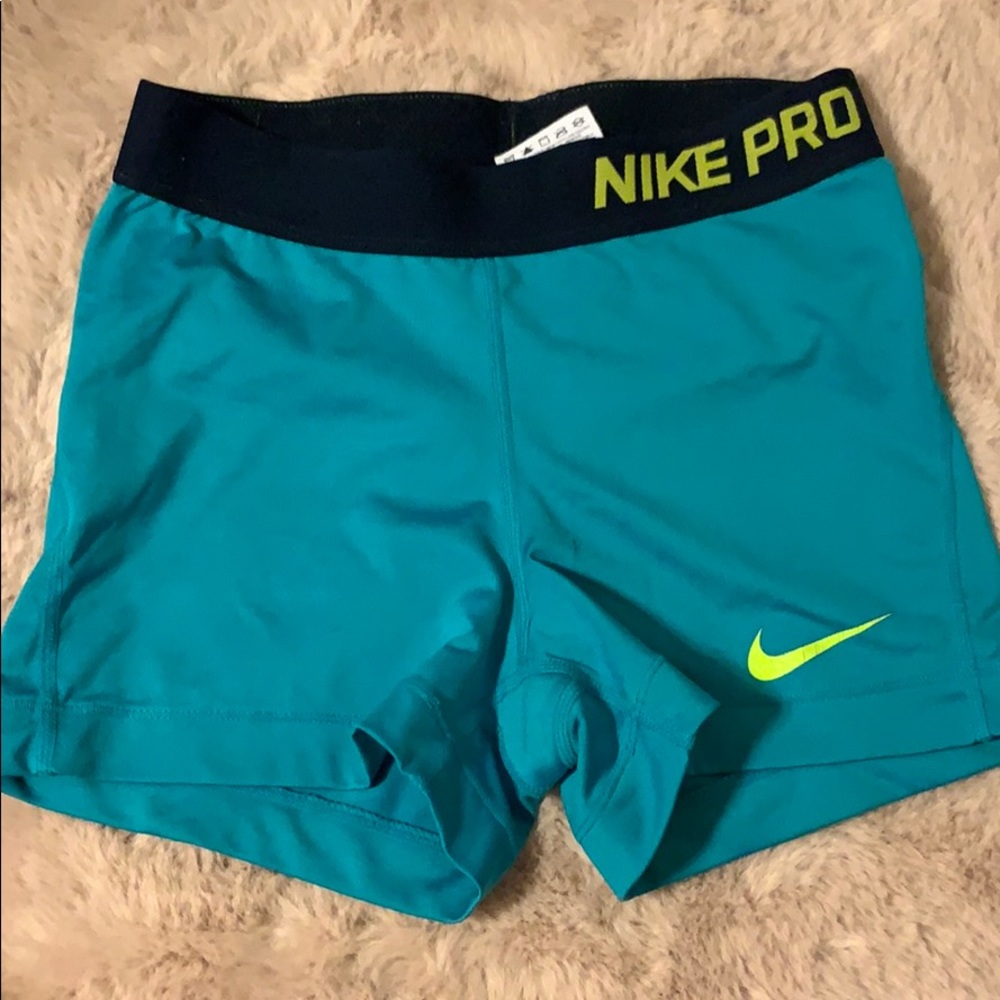 Nike pro 3” shorts